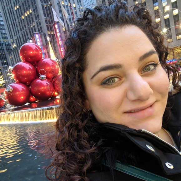 Meet Your Seller/Buyer!!💗 - Picture 2 of 2